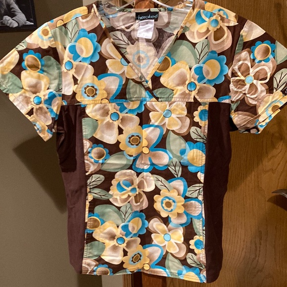 2 for $25 Nursing Scrub Top by Cherokee size Medium - Picture 1 of 12